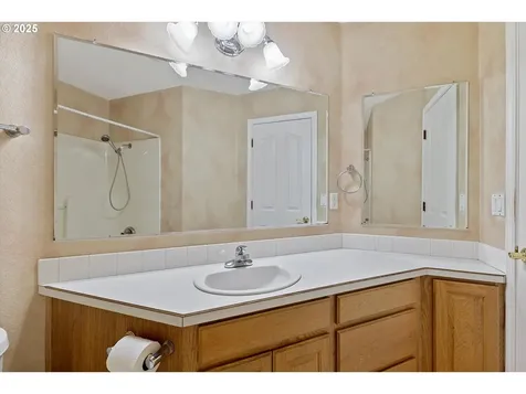 2708 N Main Street Newberg OR 97132
