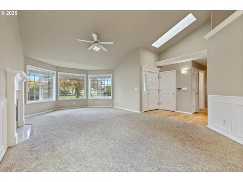 2708 N Main Street Newberg OR 97132