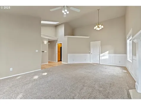 2708 N Main Street Newberg OR 97132