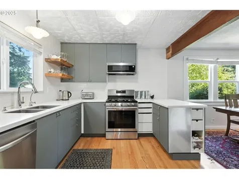 4480 SW Pasadena Street Portland OR 97219