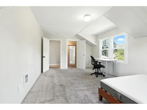 4480 SW Pasadena Street Portland OR 97219