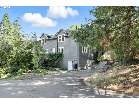 4480 SW Pasadena Street Portland OR 97219