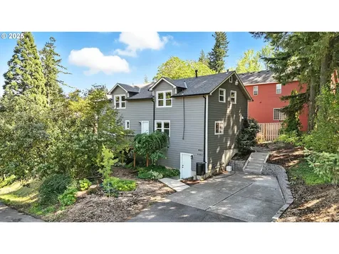 4480 SW Pasadena Street Portland OR 97219