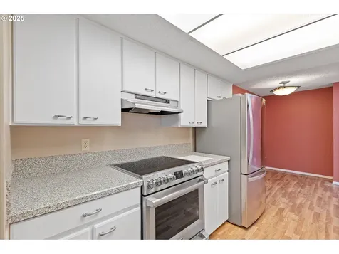 12011 SW Camden Lane Beaverton OR 97008