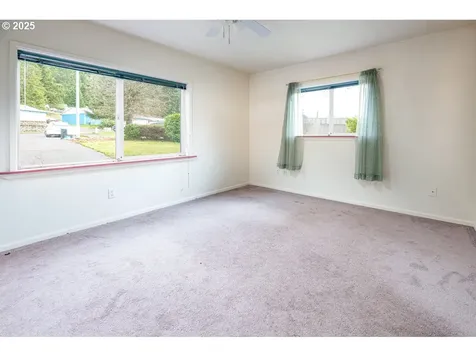 47626 NW 1st Street Oakridge OR 97463