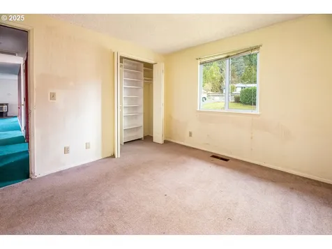 47626 NW 1st Street Oakridge OR 97463