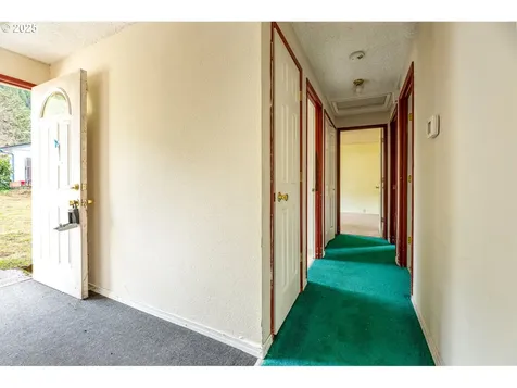 47626 NW 1st Street Oakridge OR 97463