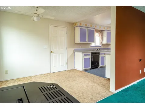 47626 NW 1st Street Oakridge OR 97463
