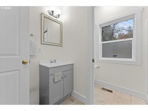 5022 SE 141st Place Portland OR 97236