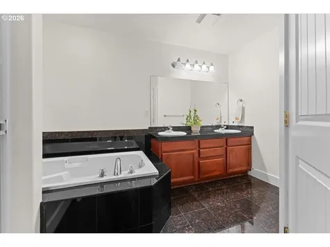 5022 SE 141st Place Portland OR 97236