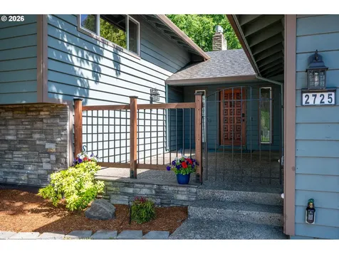 2725 SE Hollyhock Court Hillsboro OR 97123