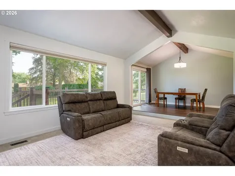 2725 SE Hollyhock Court Hillsboro OR 97123
