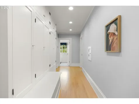 2228 SW 21st Avenue Portland OR 97201