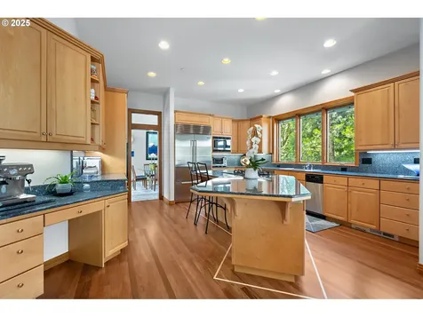 369 NW 81st Place Portland OR 97229