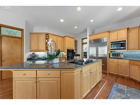 369 NW 81st Place Portland OR 97229