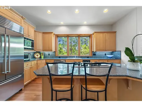 369 NW 81st Place Portland OR 97229