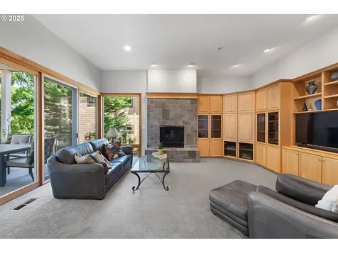 369 NW 81st Place Portland OR 97229