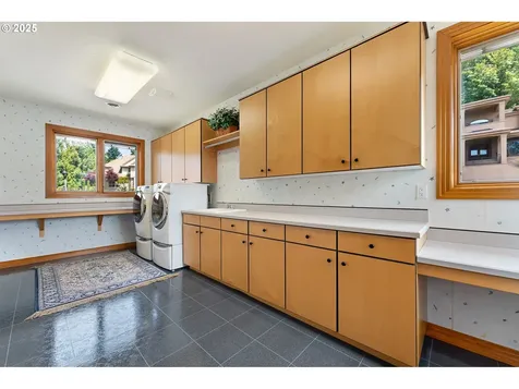 369 NW 81st Place Portland OR 97229