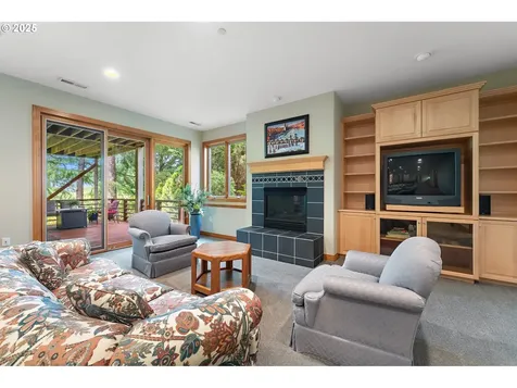 369 NW 81st Place Portland OR 97229