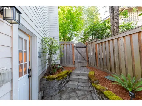 10625 SW Oriole Circle Beaverton OR 97007