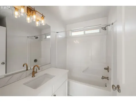 3804 NE 81st Avenue Portland OR 97213
