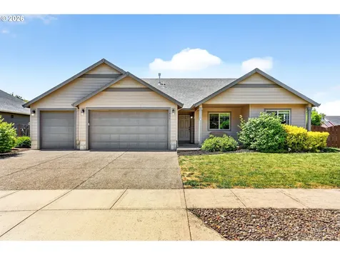 511 Paradise Street Woodburn OR 97071