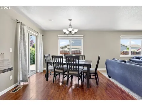 511 Paradise Street Woodburn OR 97071