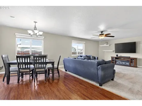 511 Paradise Street Woodburn OR 97071