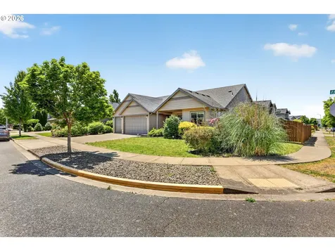 511 Paradise Street Woodburn OR 97071