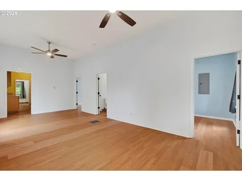 1521 SE Ash Street Portland OR 97214