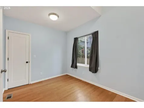 1521 SE Ash Street Portland OR 97214