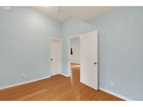 1521 SE Ash Street Portland OR 97214