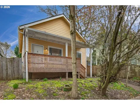 1521 SE Ash Street Portland OR 97214