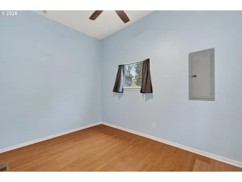 1521 SE Ash Street Portland OR 97214