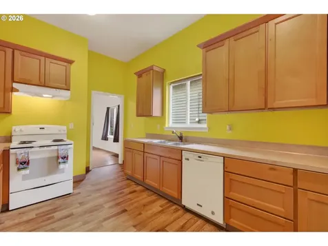 1521 SE Ash Street Portland OR 97214