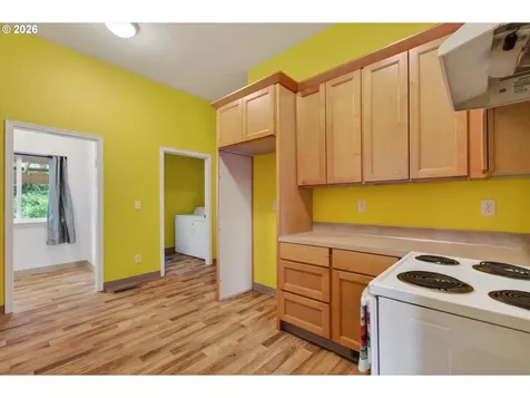 1521 SE Ash Street Portland OR 97214