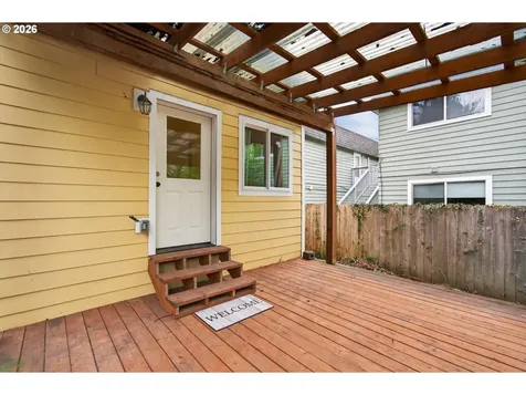 1521 SE Ash Street Portland OR 97214