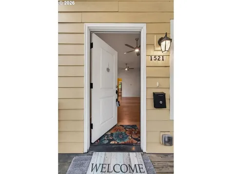 1521 SE Ash Street Portland OR 97214