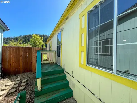 5660 Daisy Street Springfield OR 97478