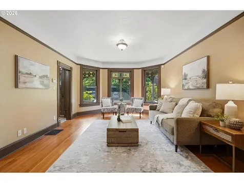 1512 SW 18th Avenue Portland OR 97201