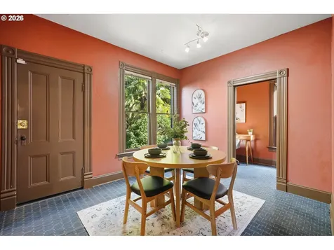 1512 SW 18th Avenue Portland OR 97201