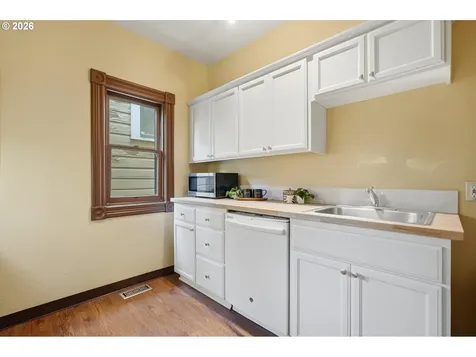 1512 SW 18th Avenue Portland OR 97201