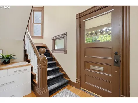 1512 SW 18th Avenue Portland OR 97201