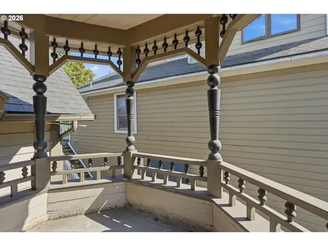 1512 SW 18th Avenue Portland OR 97201