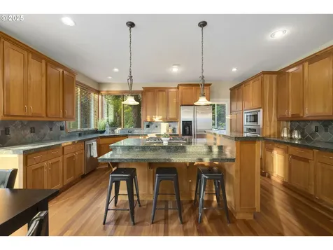 5219 NW Fernridge Drive Camas WA 98607