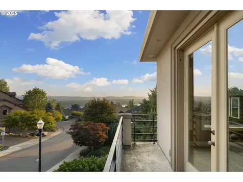 5219 NW Fernridge Drive Camas WA 98607