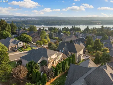 5219 NW Fernridge Drive Camas WA 98607