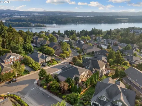 5219 NW Fernridge Drive Camas WA 98607