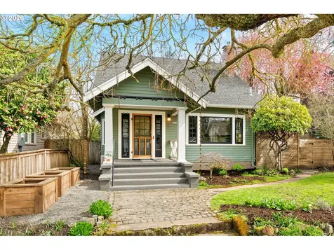 5916 N Moore Avenue Portland OR 97217