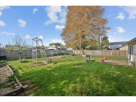 658 SE Debbie Street Mcminnville OR 97128